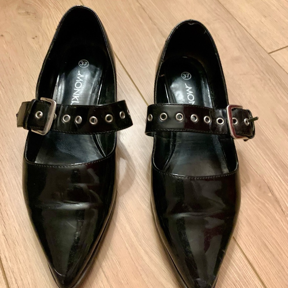 MONKI Black Women's Heeled flats with Buckle Detail